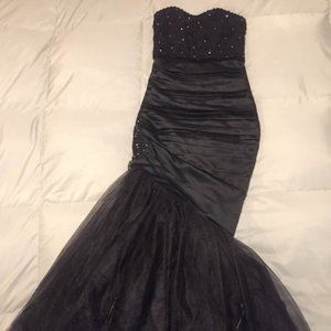 Custom Made Black Mermaid Style Wedding, Prom, Formal, Gala, Quince Dress Size 2